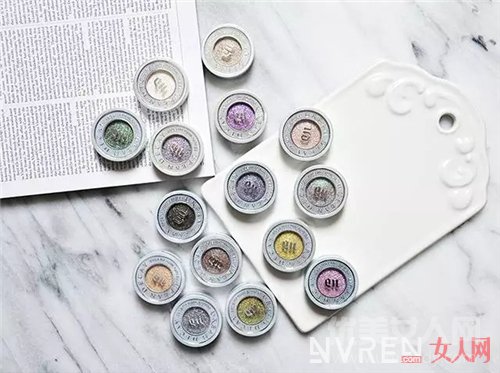 Urban Decay Moondust ɫӰ_Ȼ Щƽ۾ױ