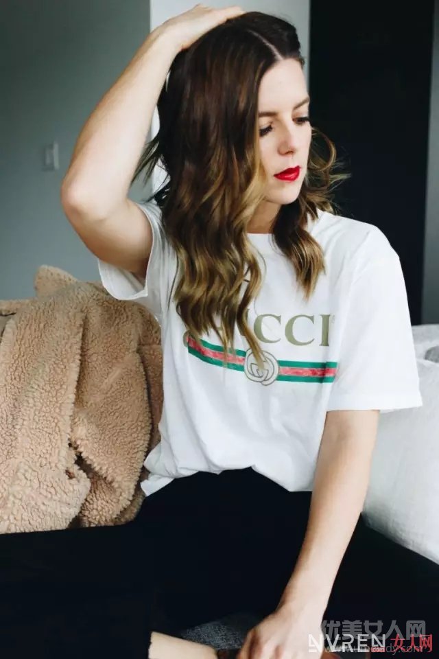 Gucci logo T_ˣ2017Ԫȫ